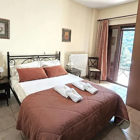 Lithos Hotel 3*