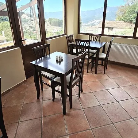 Hotel Lithos Kalavryta