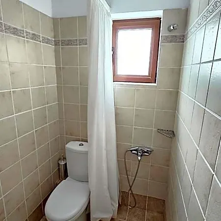 Lithos Hotel 3*
