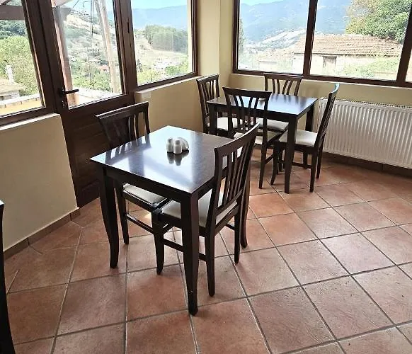 Hotel Lithos Kalavryta